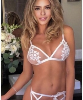 Зина, 22